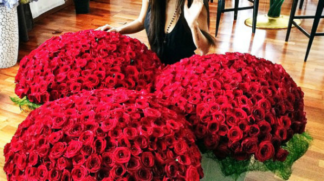 Джиган вручил жене миллион алых роз