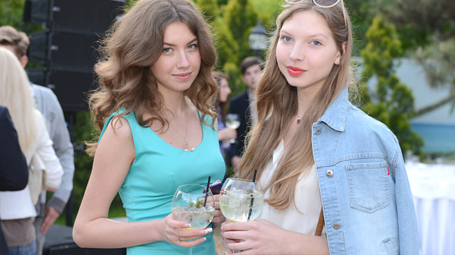 Deschiderea terasei de vară și bazinului "Club Royal Park"