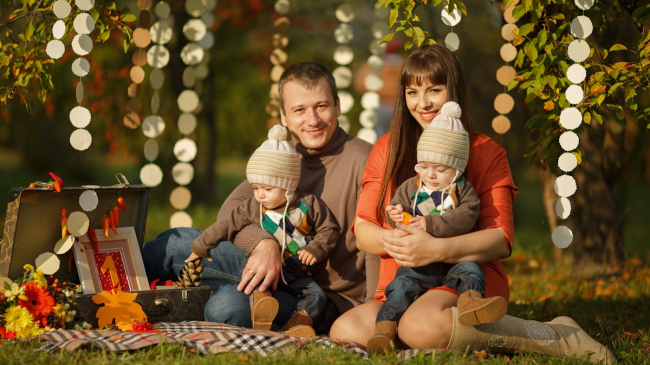 Family Portrait: Василий и Людмила Златовчены