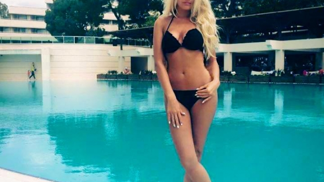 Tany Vander are un tatuaj sexy! Cum si l-a etalat in vacanta - FOTO