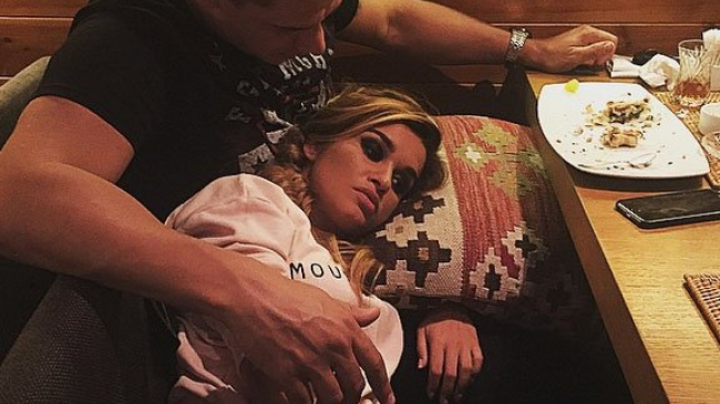 Ксения Бородина упивается любовью и делится семейными фото в Инстаграме