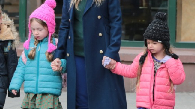 Сара Джессика Паркер лично стрижет дочерей