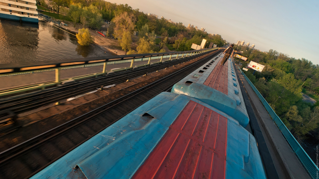 18-летняя молдаванка погибла, пытаясь сделать селфи на крыше поезда