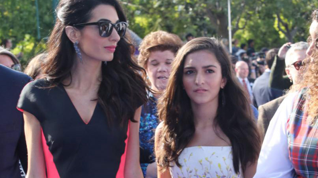 Амаль Аламуддин вывела в свет 13-летнюю племянницу