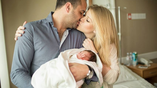 Karizma, intr-o poza emotionanta cu bebelusul ei! FOTO