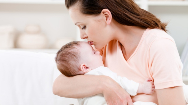 Legănăm sau nu? Până la ce vârstă ne putem legăna copii?