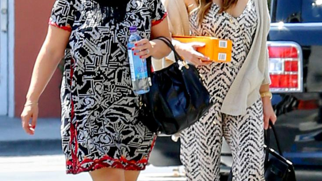 Молодая мама Джессика Бил впервые после родов появилась на публике