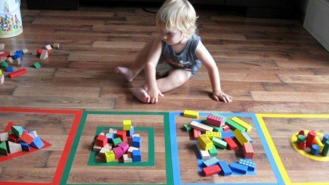 Creați jocuri educative din… bandă izolantă