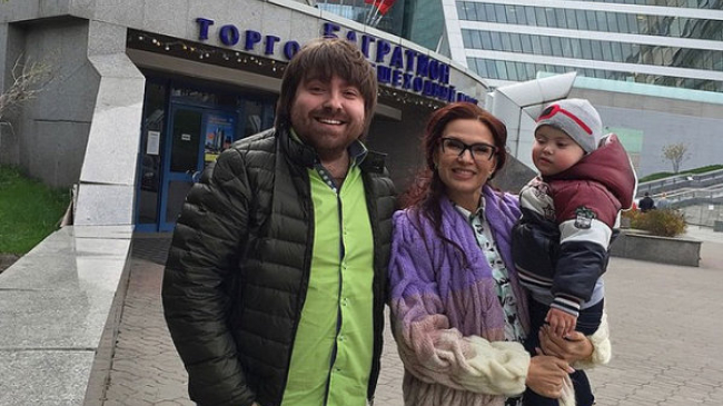 Эвелина Бледанс вкладывает в развитие своего ребенка огромные усилия