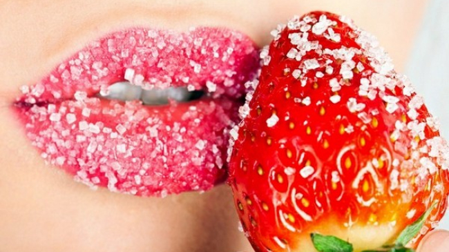 Buzele uscate: cum să le hidratezi și să le îngrijești corect