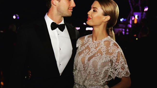 Виктория Боня выходит замуж за Алекса Смерфита после 5 лет отношений!