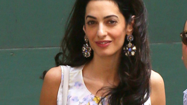 Западные СМИ: беременность Амаль Клуни под угрозой