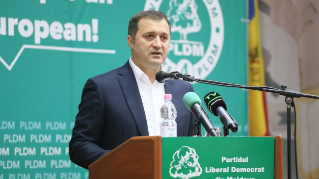 Primul selfie public al lui Vlad Filat!