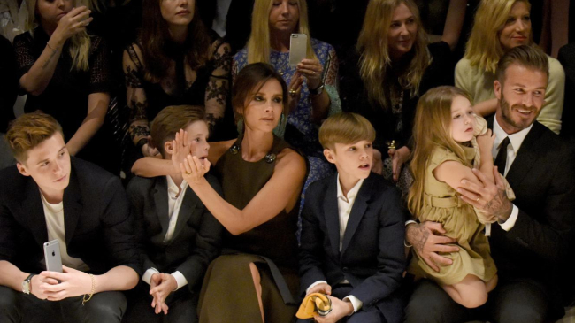 16 лет любви: Бекхэмы трогательно поздравили друг друга с годовщиной свадьбы