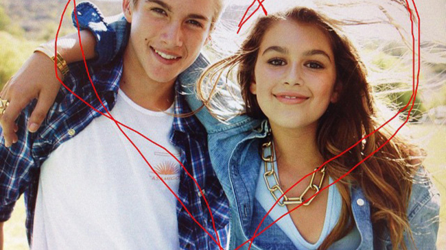 Дети Синди Кроуфорд впервые снялись вместе в фотосессии