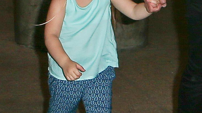 Истинная леди: 4-летняя Харпер Бекхэм знает, как носить шляпы