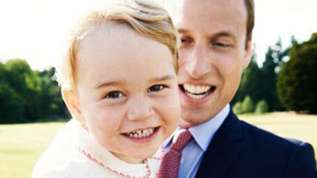Printul George al marii britanii implineste 2 ani – vezi cele mai cool poze cu micul print
