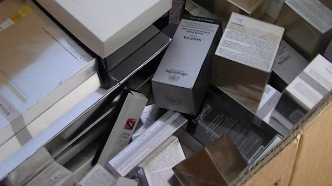 Lot de mărfuri stomatologice transportat ilicit, oprit la vamă