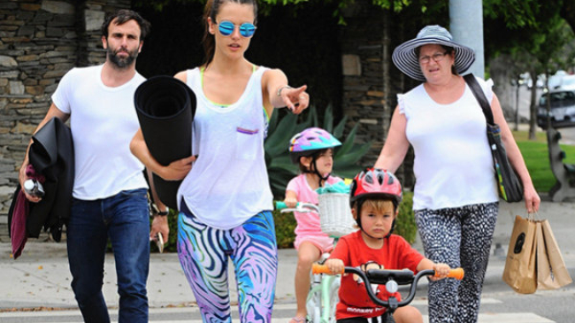 Звездные родители, которые любят проводить время со своими детьми