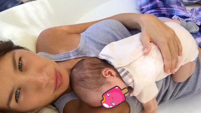 Кети Топурия продемонстрировала фигуру после родов и рассказала о диете