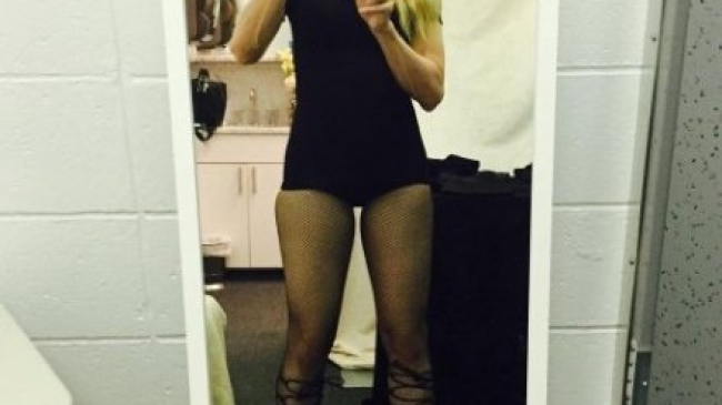 Мадонна предстала перед поклонниками без макияжа и в странном наряде