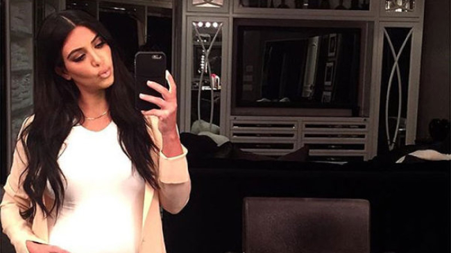 Ким Кардашьян, будучи на 5 месяце беременности, здорово прибавила в весе