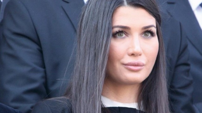 Elena Băsescu a fost surprinsă la mare, alături de copii. Cum arată acum – FOTO