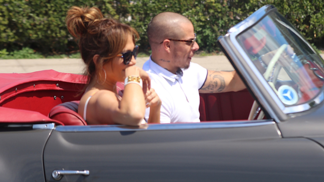 Дженнифер Лопес назначила дату свадьбы с Каспером Смартом?