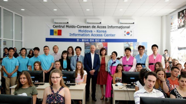 Peste o sută de tineri moldoveni vor beneficia de instruire gratuită în domeniul IT