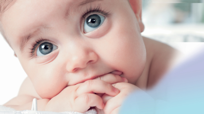 De ce laptele de vacă nu este potrivit pentru a fi introdus în alimentaţia copiilor mici?