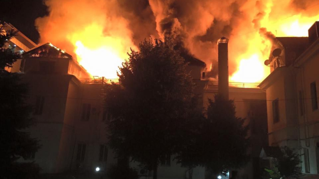 В центре Кишинева сгорела мансарда офисного здания