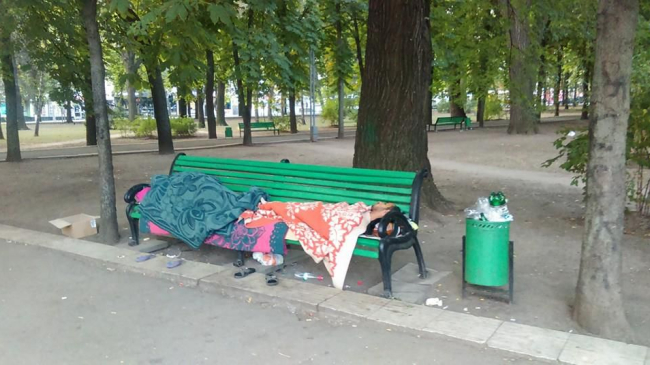 Центральный парк Кишинева превратился в лежбище для бомжей