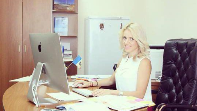 Секретарь молдавского министра похвасталась рабочим местом