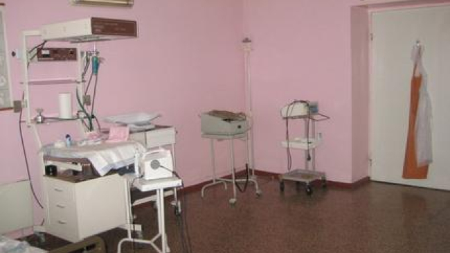 Patru medici de la Centrul Mamei şi Copilului, acuzaţi de malpraxis