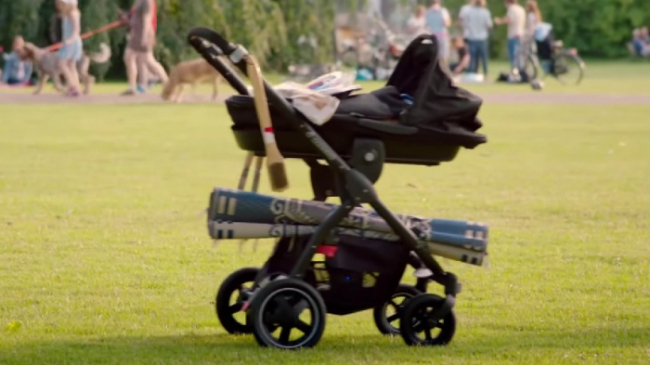 Volkswagen оснастила детскую коляску круиз-контролем