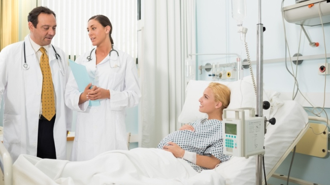 Supravegherea sarcinii și naștere în străinătate