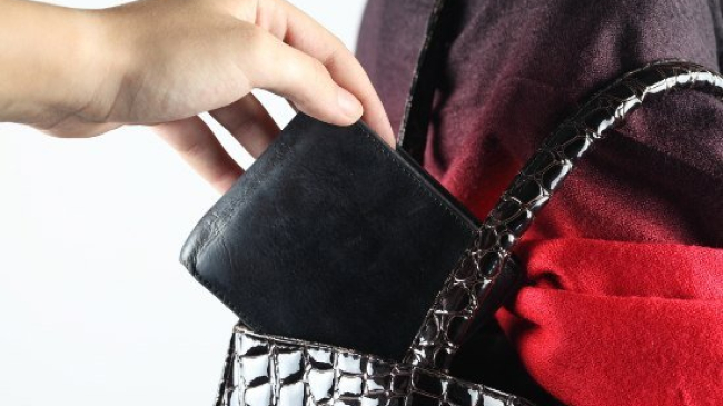 Полицейские рассказали, как узнать карманника в толпе