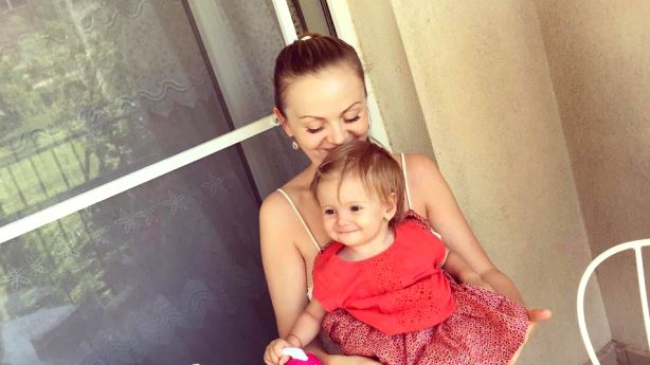 ”Cu ea în brațe am alergat să o salvez, așteptând o minune. Ajutați-mă!”