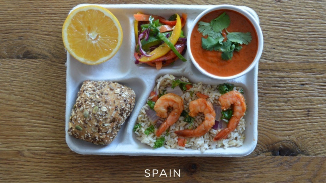 Как выглядят школьные обеды в разных странах мира