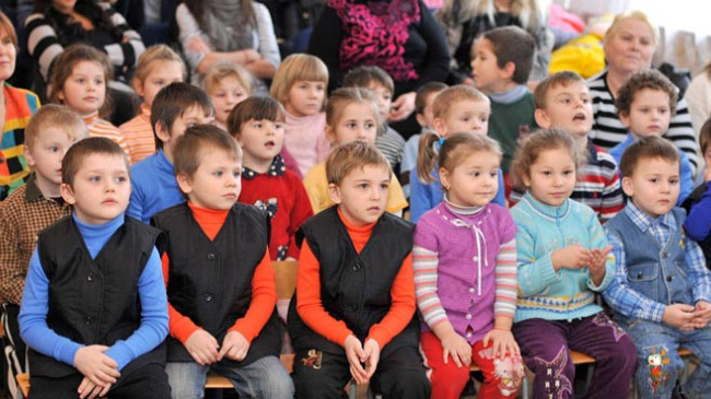 Детей в бельцких детдомах стало меньше