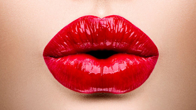 8 видов поцелуев, которые сведут его с ума