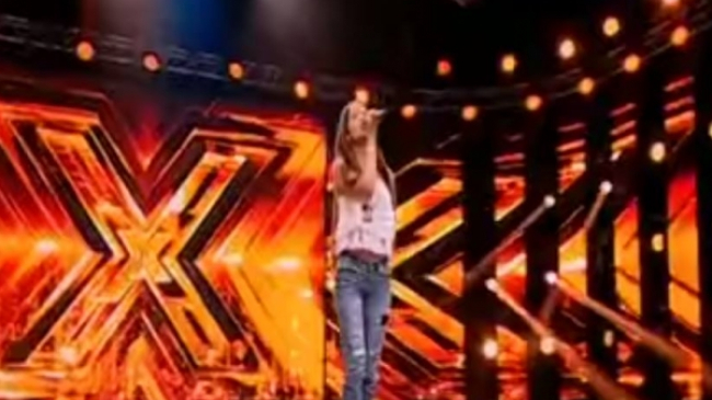 Are 17 ani si o voce deosebita! Moldoveanca care a primit trei de DA la concursul X Factor
