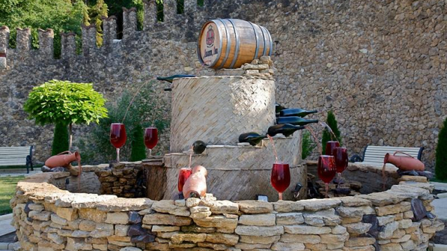 Transport gratuit de „Ziua Vinului” spre 11 crame din ţară