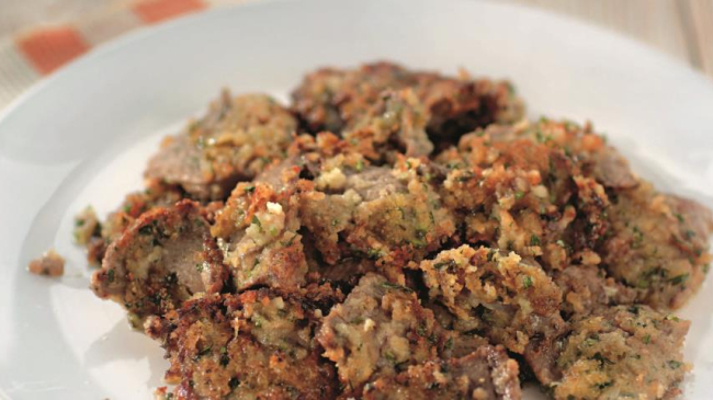 Carne de miel în crustă de cașcaval