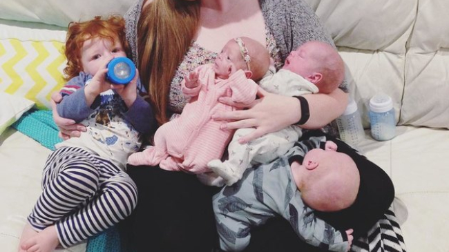 22-летняя девушка стала мамой в шестой раз