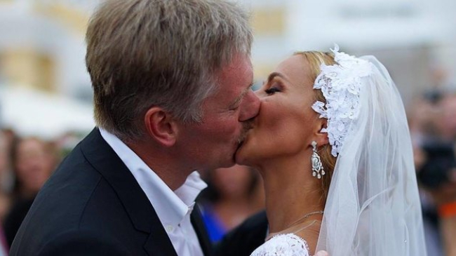 Дочь Пескова рассказала Ксении Собчак, что ее отец не женат на Татьяне Навке