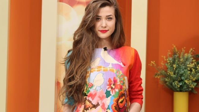 Moldoveanca Irina Madan și-a prezentat rochiile pictate la Paris (Foto)