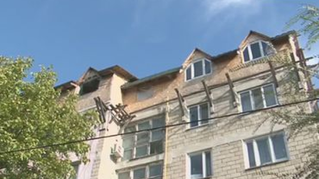 Недостроенная мансарда на Ботанике стала кошмаром для жильцов