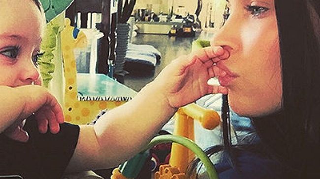 Меган Фокс опубликовала фото своего сына Боди