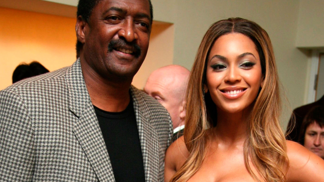 Отец Бейонсе рассказал, что дочь скрывает свой настоящий возраст